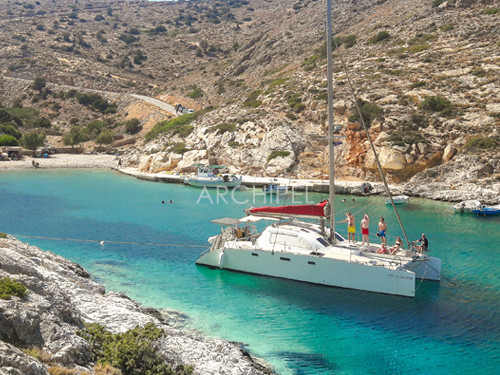The Punch 41 has managed to be simultaneously powerful and comfortable. Its volumes are optimized to facilitate circulation. You shall feel at home in this harmoniously proportioned multihull. The Punch 41 has managed to be simultaneously powerful and comfortable. Its volumes are optimized to facilitate circulation. You shall feel at home in this harmoniously proportioned multihull.